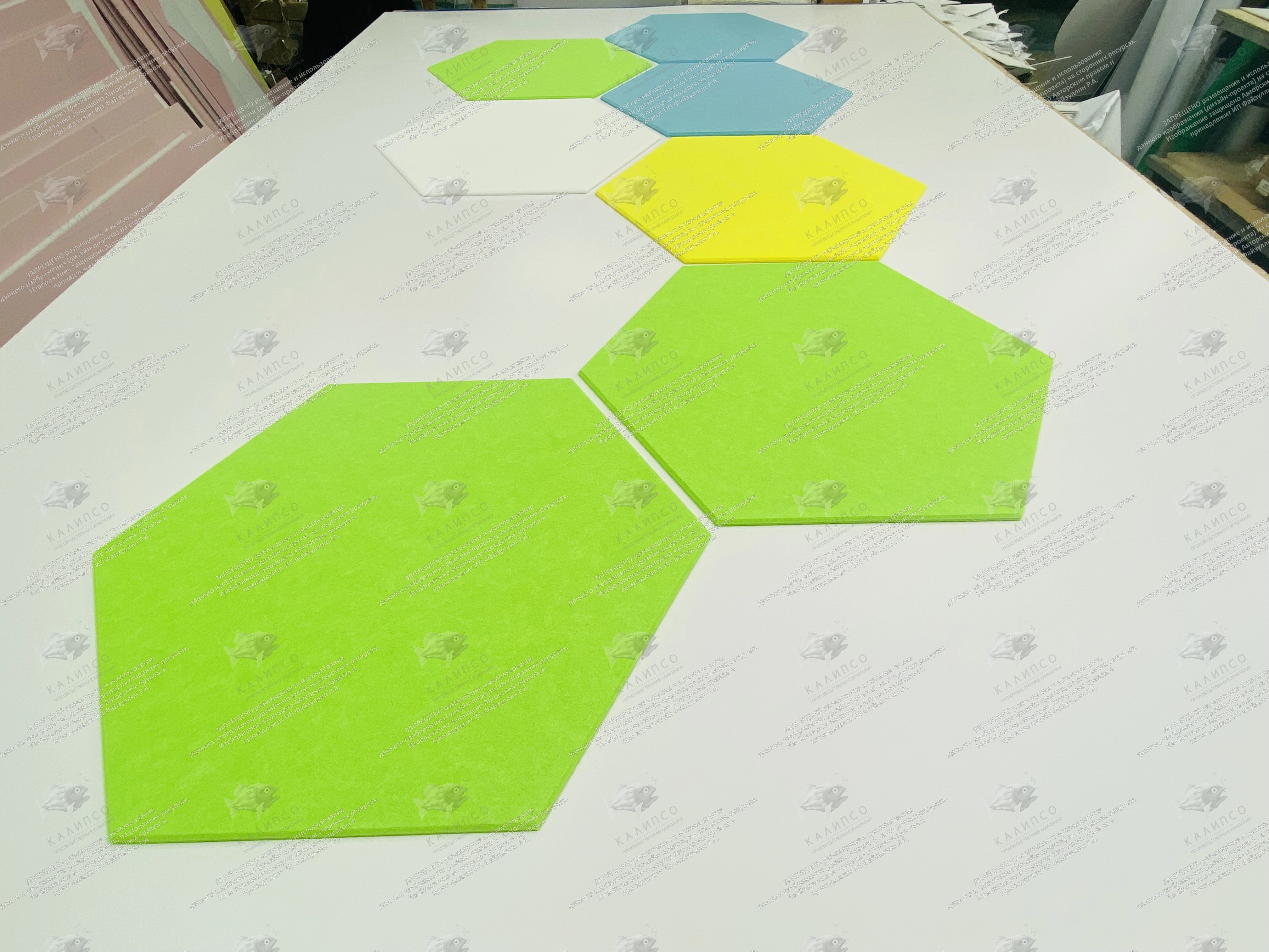 Комплект резных стендов из ЭКО-войлока "Соты"(Дизайн по вашим материалам), арт. ШК-4634