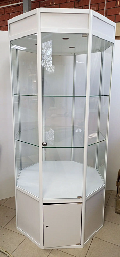 Восьмигранная шкаф-витрина с подсветкой, с бронирующей защитной пленкой, арт. ШК-4680Б